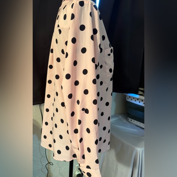 NY Collection Blush Button-Down with Black Dots - Picture 5 of 16
